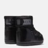 Icon Low Glance Stiefel aus schwarzem Satin