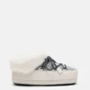 Moon Boot X Guest in Residence Evx Chalet White Sand Mules aus Kunstfell