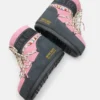 Moon Boot X Guest in Residence Icon Low Stiefeletten aus grauem und rosafarbenem Wildleder mit Perlenverzierung