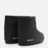 Schwarze Gummistiefel ohne Schnürsenkel Schwarze Gummistiefel ohne Schnürsenkel