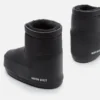 Schwarze Gummistiefel ohne Schnürsenkel Schwarze Gummistiefel ohne Schnürsenkel